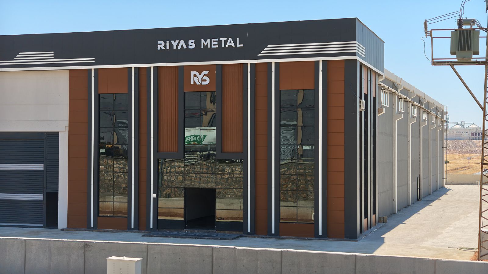 Riyas Metal Şanlıurfa fabrika binası girişi